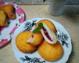 Foto langkah ke 5 dari resep Roti Goreng Strawberry.