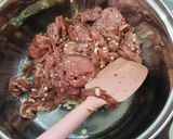 Foto langkah ke 5 dari resep Sayur Bening Lobak Daging Tumis.
