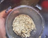 A picture of step 4 of Rosemary mushroom chicken.