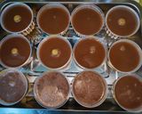 Foto langkah ke 4 dari resep Puding lumut gula merah lapis coklat.