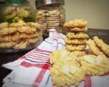 Foto langkah ke 7 dari resep Almond Cheese Vanila Cookies.