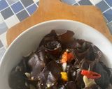 Foto langkah ke 3 dari resep 9. Tumis Jamur Kuping.