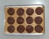 Foto langkah ke 3 dari resep Triple Chocolate Cookies.
