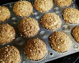 Foto langkah ke 5 dari resep Banana Muffin with Crumbles.