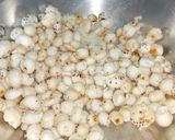 मीठा मखाना (meetha makhana recipe in Hindi) रेसिपी चरण 3 फोटो