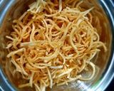 चिकन मंचाव नूडल्स सूप (chicken manchow noodles soup recipe inmarathi) रेसिपी स्टेप 2 फोटो 