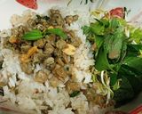Hình bước làm 3 của món Cơm hến và hến xúc bánh phồng tôm