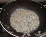 खान्देश स्पेशल कांदा कुरडई ची भाजी (kuradi bhaji recipe in marathi) रेसिपी स्टेप 4 फोटो 