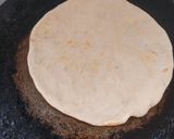 A picture of step 7 of Aloo paratha.