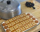 A picture of step 8 of Chessmen Banana Pudding Pie.