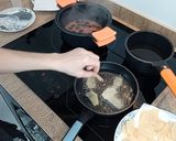 Foto del paso 1 de la receta: Confit de pato en salsa de arándanos