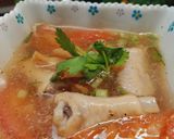 Hình bước làm 2 của món Canh cà chua nấu chân gà