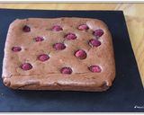 Une image de l'étape 3 de Brownie au chocolat noir et aux framboises.