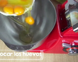 Foto del paso 2 de la receta: Pionono relleno de dulce de leche 🍬