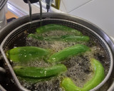 Foto del paso 1 de la receta: Como freír pimientos verdes