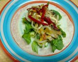 Foto del paso 9 de la receta: Wrap de vegetales, palta y mango 🌯