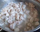 Rakott brokkolis csirke tésztával recept fázis 2 fotója