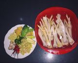 Hình bước làm 1 của món Chân gà ngâm mắm thái