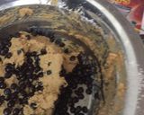 Foto langkah ke 4 dari resep Oat and Nut Chocolate Cookies.