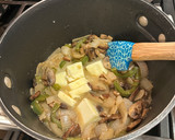 A picture of step 3 of Chicken Alfredo.