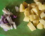 Foto langkah ke 1 dari resep Semur Telur Kentang Simpel.