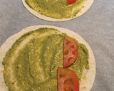Foto del paso 2 de la receta: Quesadillas de pesto, queso y pavo