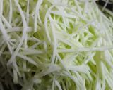 Hình bước làm 1 của món Gỏi xoài cá khô một nắng