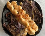 Foto del passaggio 4 della ricetta Spiedini di anelli di totano e gamberoni con radicchio al forno🦑🦐