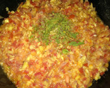 Foto del paso 2 de la receta: Calabacita rellena en salsa de chapulín