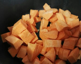 Foto del paso 3 de la receta: Crema de boniato y setas