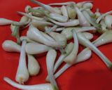 Foto langkah ke 1 dari resep 133. Sambal Lokio / Bawang Batak.