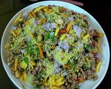 A picture of step 4 of Ragi Puffs Bhel.