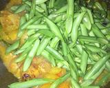 Foto langkah ke 5 dari resep Buncis Kikil Bumbu Kuning (pedas).