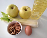 Foto del paso 1 de la receta: Ensalada fresca de apio, manzanas y nueces