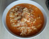 Foto langkah ke 10 dari resep Seblak Mie Makaroni Telur Sosis.