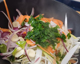 Foto del paso 3 de la receta: Pollo con verduras al wok
