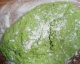 Foto langkah ke 4 dari resep Roti Pandan Kelapa Tanpa Ulen.