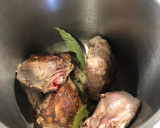 Foto del paso 1 de la receta: Carrilleras de cerdo con salsa de pimientos y oporto