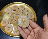 मथुरा के पेड़े (mathura ke pede recipe in Hindi) रेसिपी चरण 4 फोटो