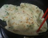 Foto langkah ke 18 dari resep Taiwanese Pancake Scallion (Cong You Ping) Pancake bawang.