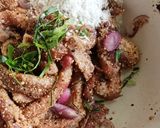 รูปขั้นตอนการทำที่ 1 ของ หมูคลุกฝุ่น (ลาบทอด)