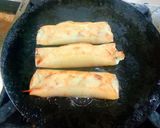 A picture of step 4 of Egg vegetable Roll.