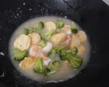 Foto langkah ke 5 dari resep Easy Brokoli Cah Udang ala Resto.