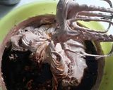 Foto langkah ke 3 dari resep Bolu kukus coklat.