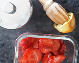 Foto del paso 2 de la receta: ☆ Fresas con yogur y frutos secos