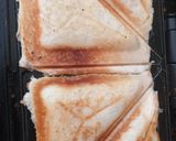 A picture of step 3 of Onion sandwiches.