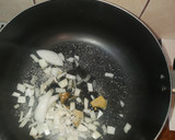 Foto del paso 1 de la receta: Arroz con mariscos.
