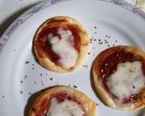 A picture of step 3 of #214 Light Puff Pastry Mini Pizzas.