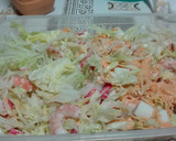 Foto del paso 3 de la receta: Ensalada de marisco y salsa rosa