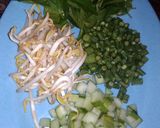 Foto langkah ke 2 dari resep Trancam / urap sayuran mentah.
